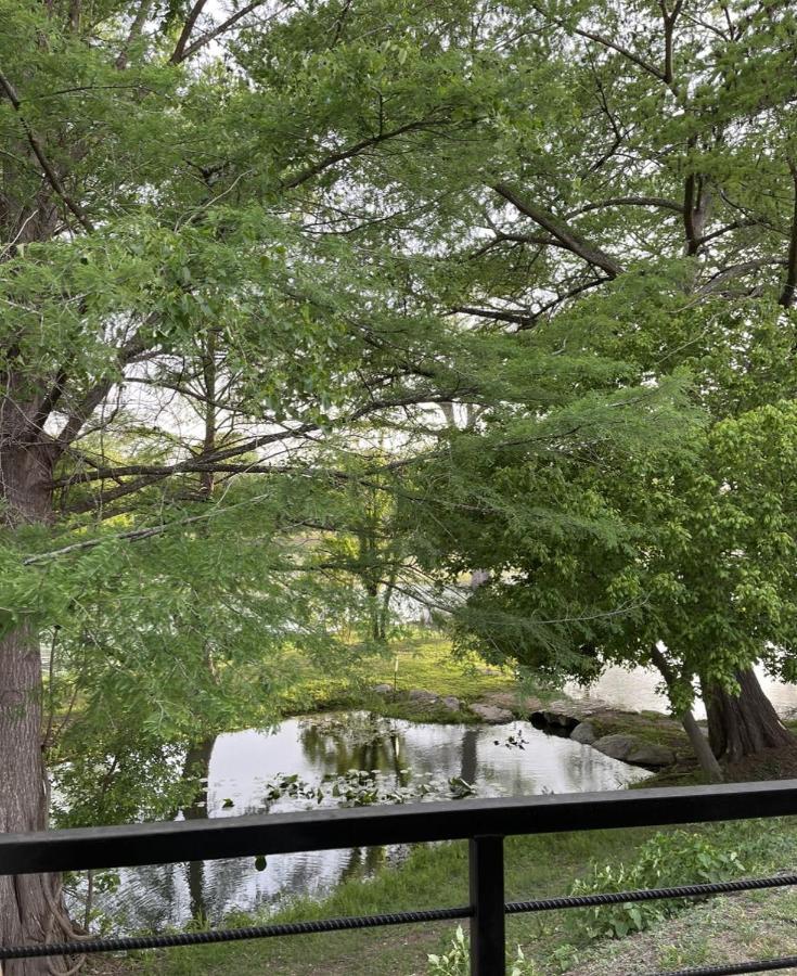 Htr Tx Hill Country Campground Kerrville Exterior foto